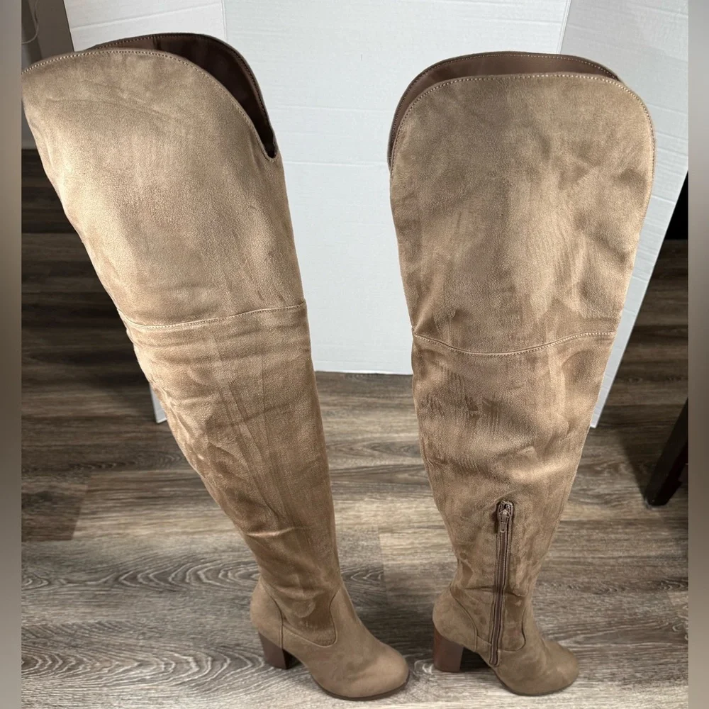 Charlotte Russe Boots Women's sz6 Tan 4